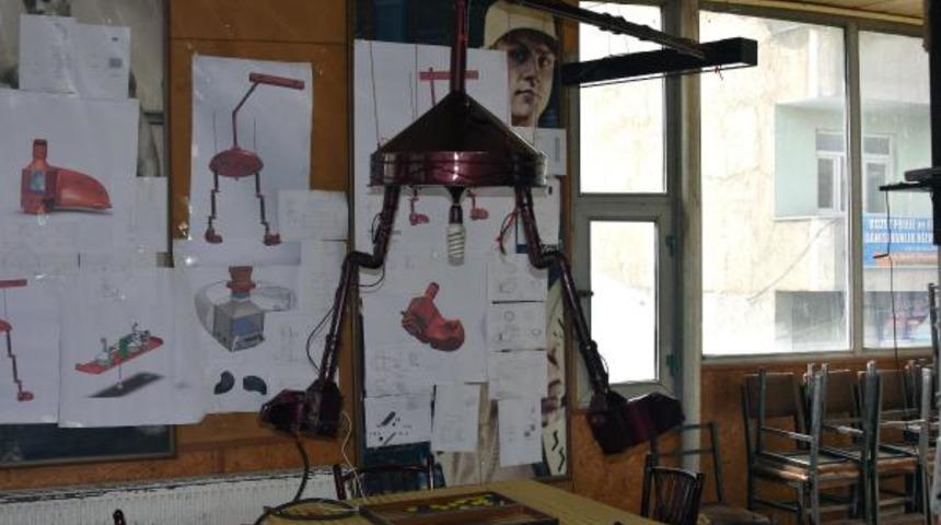 Eşi sigarayı bırakamadı, astım hastası olan kızı i&ccedil;in bu cihazı yaptı