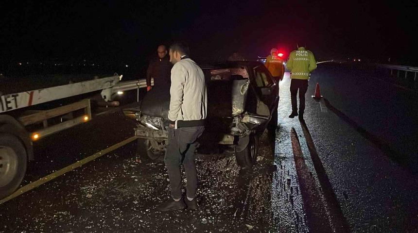 Siverek&rsquo;te otomobil ile tır &ccedil;arpıştı: 4&rsquo;&uuml; &ccedil;ocuk 9 yaralı