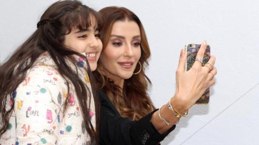 Yalova'da &Ouml;zge Ulusoy'a yoğun ilgi