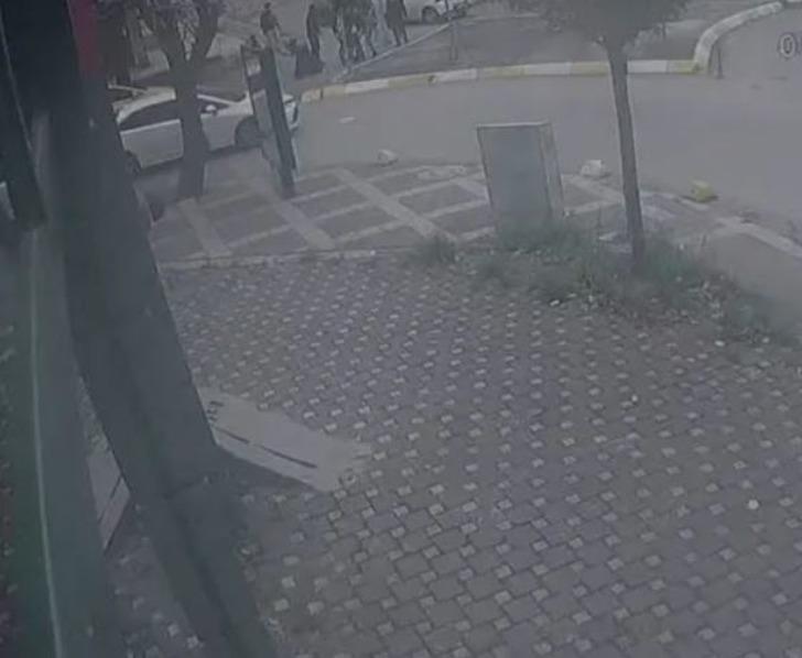 Kadıköy'de maganda dehşeti: Eski milli futbolcu Oktay Derelioğlu ve eşini darp ettiler! Hastaneye kaldırıldı, ameliyata alındı G4