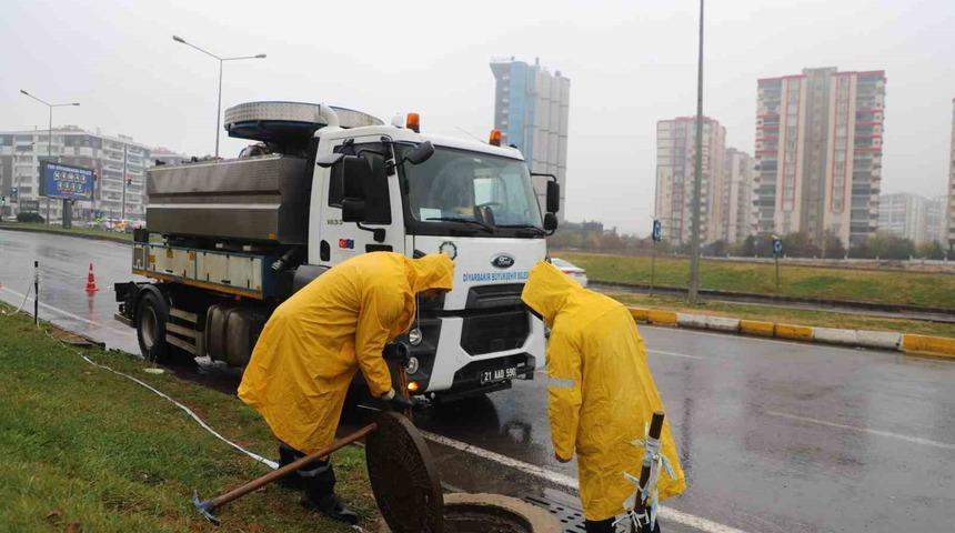 Diyarbakır’da kuvvetli sağanak mesaisi