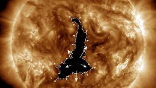 Dünya'dan tam 60 kat daha büyük! Güneş'te açılan karanlık delik gündem oldu... 24 saatte 800 kilometre genişledi, radyoaktif dalgalar Dünya'ya yayılıyor