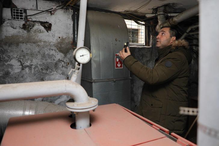 'Karada da görebiliyoruz' 5.1'lik depremden 7 dakika önce denizden yükselmiş! İş yerinin güvenlik kamerası kaydetmiş 'Fay hattının muhtemel kenarı burası' G2