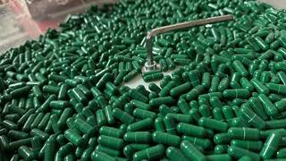 İstanbul'da polisten 'sahte ilaç' operasyonu! Yasaklı ham maddeyi Kolombiya'dan kaçak yollarla getirmişler