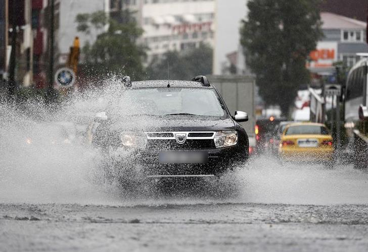 SON DAKİKA |  Meteoroloji İstanbul için saat verdi! Vatandaşlar dikkat: Kuvvetli olacak