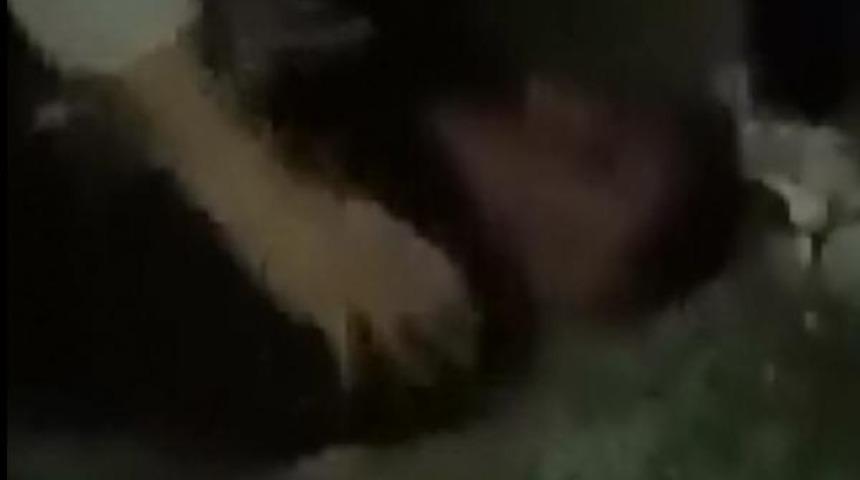 Iraklı arkadaşlarını &ouml;ld&uuml;resiye d&ouml;v&uuml;p, g&ouml;r&uuml;nt&uuml;leri sosyal medyada paylaştılar