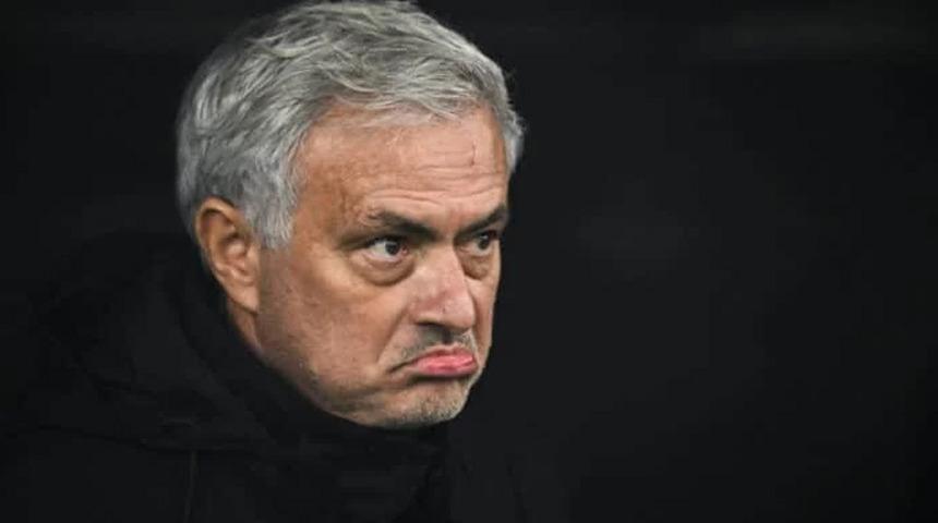 Jose Mourinho, Galatasaray'a transferi ilginç bir şekilde açıkladı! ''Bundan sonra sadece öldüklerinde oynayabilirler''