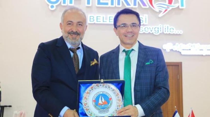 Ender Sara&ccedil;, s&ouml;yleşi &ouml;ncesi egzersiz yaptırdı