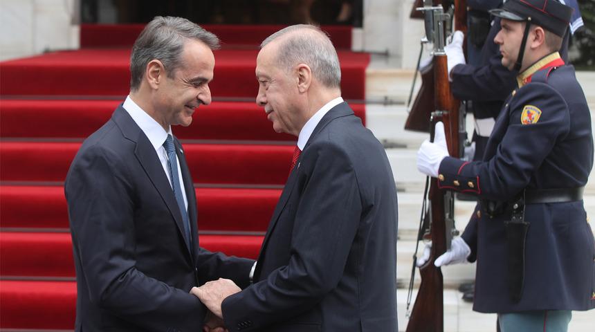 SON DAKİKA | Yunanistan'a tarihi ziyaret! İlk gelen görüntüler dikkat çekti... Cumhurbaşkanı Erdoğan 6 yıl sonra Atina'da 'Yeni dönem' mesajı