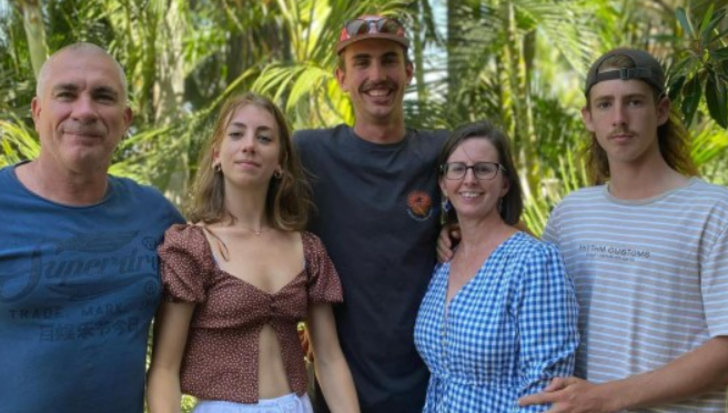 Eğlenmek için gitmişlerdi kabusa döndü! Metrelerce derin çukuru görmeyince içine düştü... Diri diri gömülen adam hayatını kaybetti G5