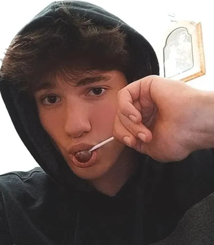 İtalya'nın 'en yakışıklı erkeği' olarak anılıyordu! Modellik kariyerini bırakıp rahip oldu... "Hayatımın en iyi deneyimi" G3