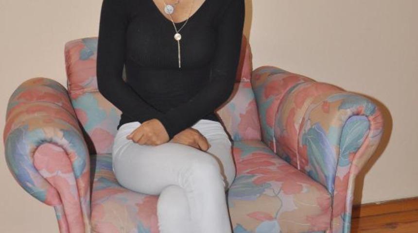 Boşandığı eşiyle yanındaki arkadaşının el ve ayaklarını bağlayıp tehdit etti