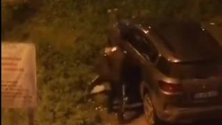 Kartal’da saldırganlar bir genci darbedip bıçakladı, o anlar kamerada