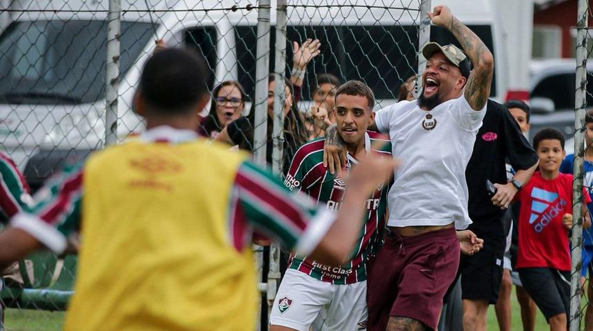 Galatasaray taraftarının sevgilisiydi! Melo'ya büyük gurur... Oğluyla takım arkadaşı oldu