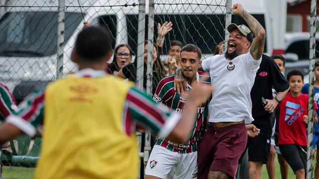 Galatasaray taraftarının sevgilisiydi! Melo'ya büyük gurur... Oğluyla takım arkadaşı oldu