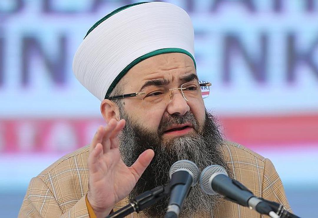 C&uuml;bbeli Ahmet Hoca aylık kazancını a&ccedil;ıkladı! İki ayrı gelir... Mesleğiyle ilgili soruya verdiği yanıt dikkat &ccedil;ekti