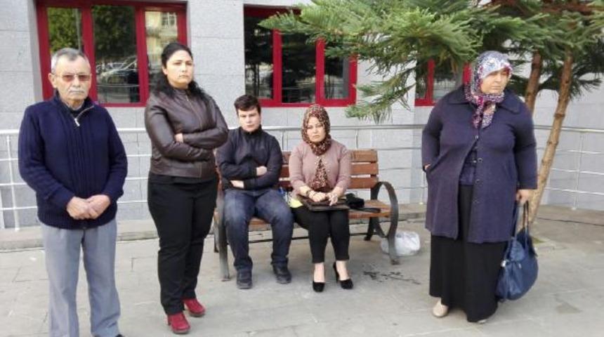 Oğlu &ouml;ld&uuml;r&uuml;len anne: &Ccedil;ocuğumu versinler hepsini bağışlayacağım