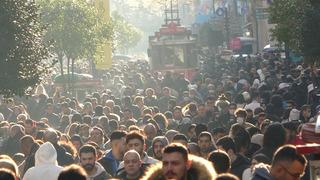 '30 kat hızla yayılıyor, herkes her an olabilir' Profesörden önemli uyarı! '10-15 saniyelik yakın temasla bulaşıyor'