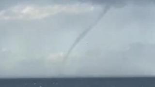 Gören telefona sarıldı! Çanakkale'de hortum meydana geldi