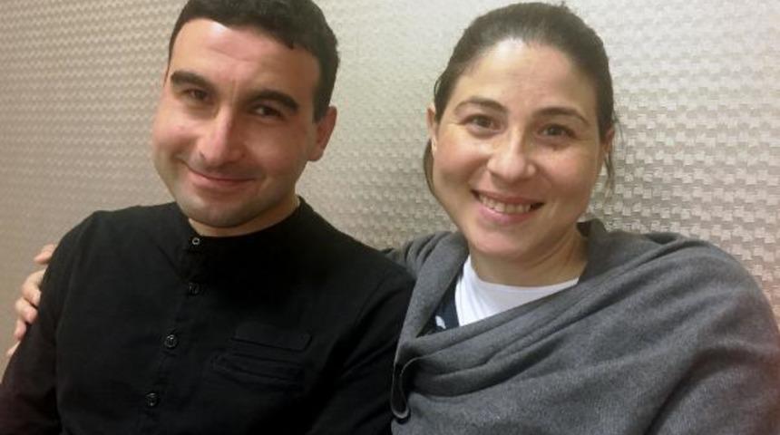 G&ouml;rme engelli kuzenin bağışladığı karaciğerle teşekk&uuml;re geldi