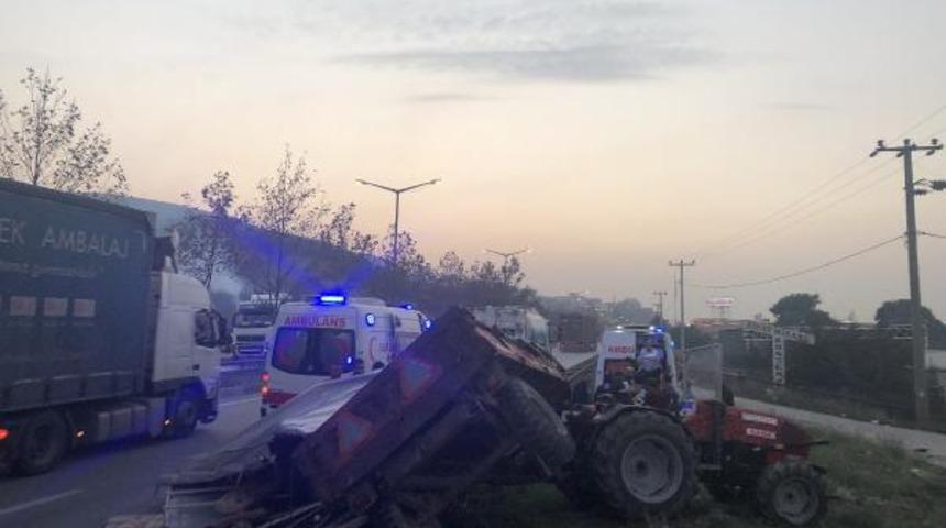 Trakt&ouml;r ile TIR &ccedil;arpıştı: 6 yaralı