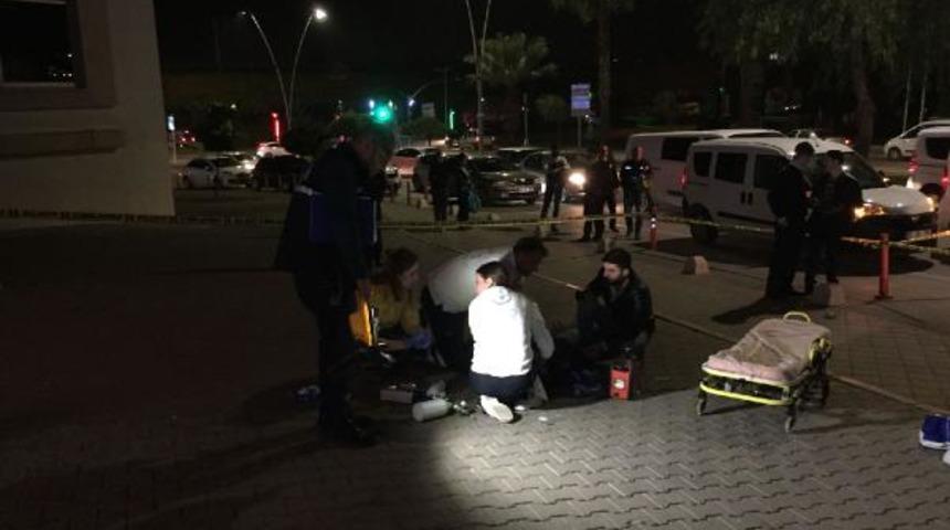 Uzaklaştırma cezası bitti, eski eşiyle iş arkadaşına kurşun yağdırdı