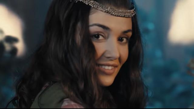 Uzun zamandır beklenen Mevlana Mest-i Aşk filmi geliyor! Başrollerinde Boran Kuzum, Hande Erçel, Bensu Soral ve İbrahim Çelikkol var