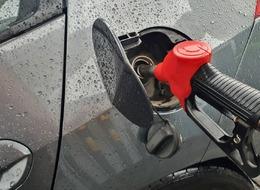 BENZİN FİYATLARI SON DAKİKA: Motorinden sonra akaryakıta üçüncü indirim! Litresi 33 liranın altına geriledi (9 Aralık Cumartesi güncel benzin-mazot fiyatı)