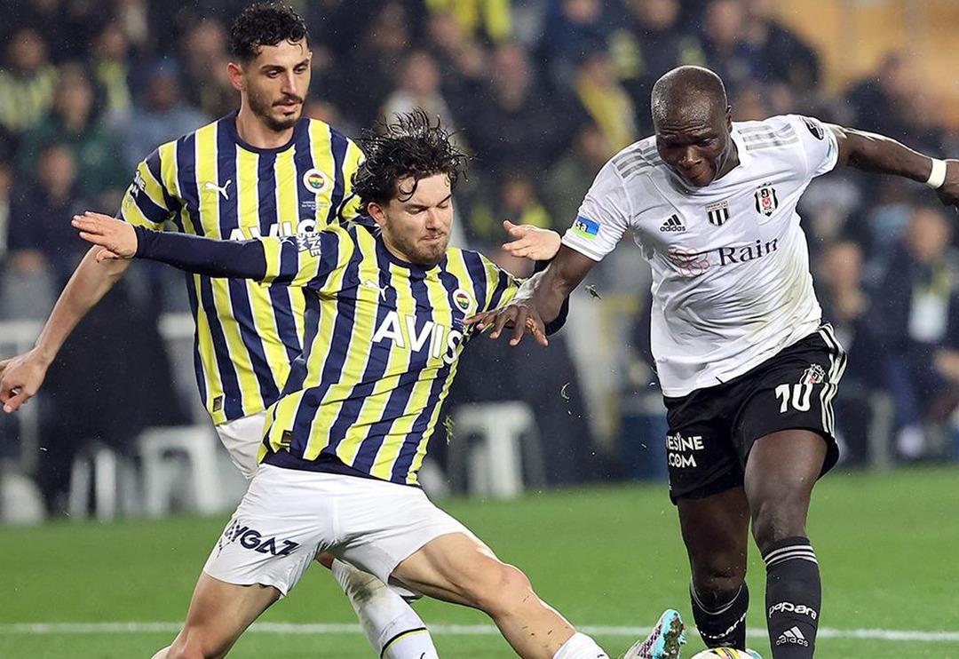 Beşiktaş Fenerbah&ccedil;e derbisinin skorunu yapay zeka şimdiden tahmin etti! Skor bile veren yapay zeka, ma&ccedil;ın kazananını a&ccedil;ıkladı