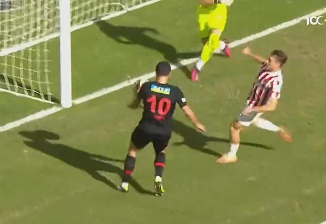 Fatih Karag&uuml;mr&uuml;k forması giyen G&uuml;ven Yal&ccedil;ın &ccedil;ok acayip bir gole imza attı!