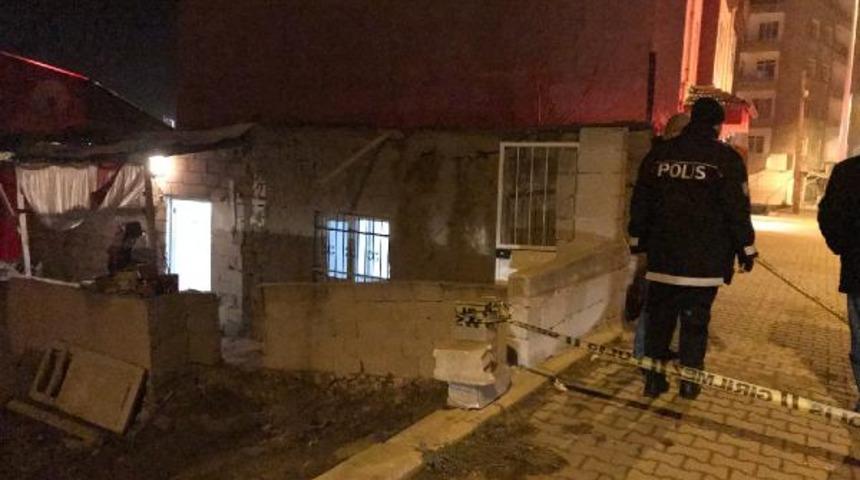 Bıçaklanarak öldürüldü