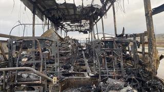 Çanakkale'de seyir halindeki yolcu otobüsü alev alev yandı