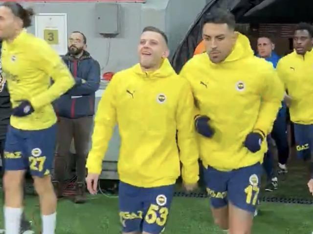 Beşiktaş Fenerbahçe maçı öncesi tepki çeken hareket! Beşiktaşlı taraftarlar çılgına döndü