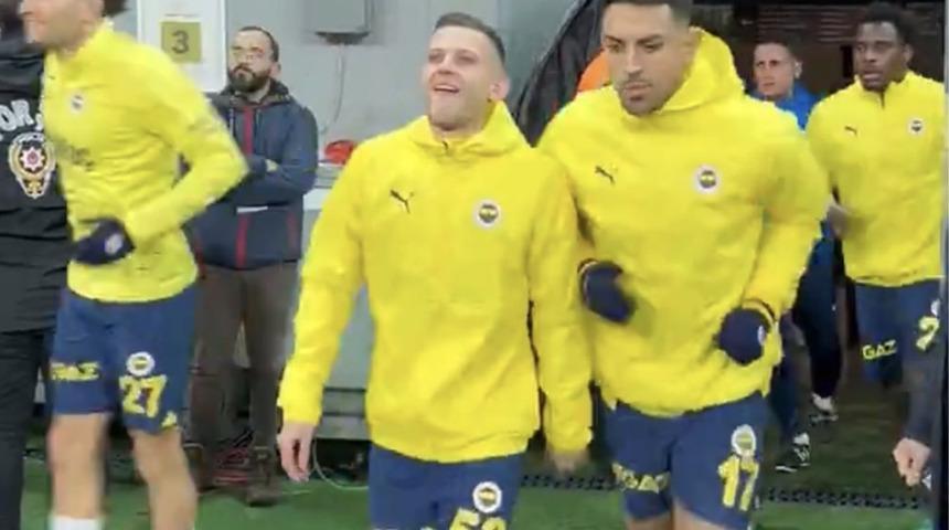 Beşiktaş Fenerbahçe maçı öncesi tepki çeken hareket! Beşiktaşlı taraftarlar çılgına döndü