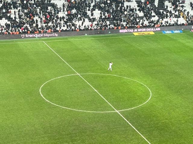 Beşiktaş Fenerbahçe maçının ardından soyunma odasından koştu geldi!