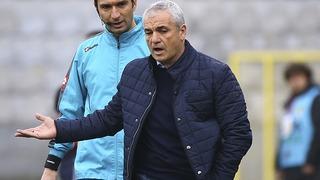 Daha önce Burak Yılmaz'ın yardımcılarını işaret eden Rıza Çalımbay, şimdi de Şenol Güneş'e göndermede bulundu!