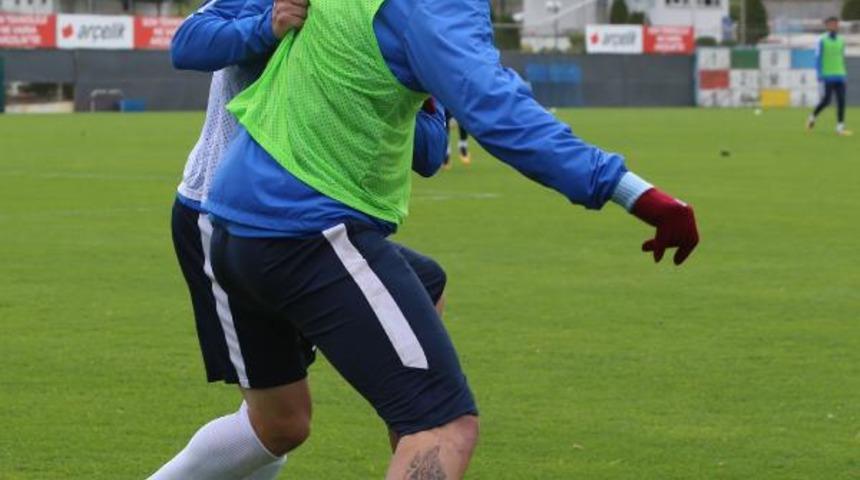 Trabzonspor Teknik Direktörü Çalımbay'dan savunma oyuncularına uyarı