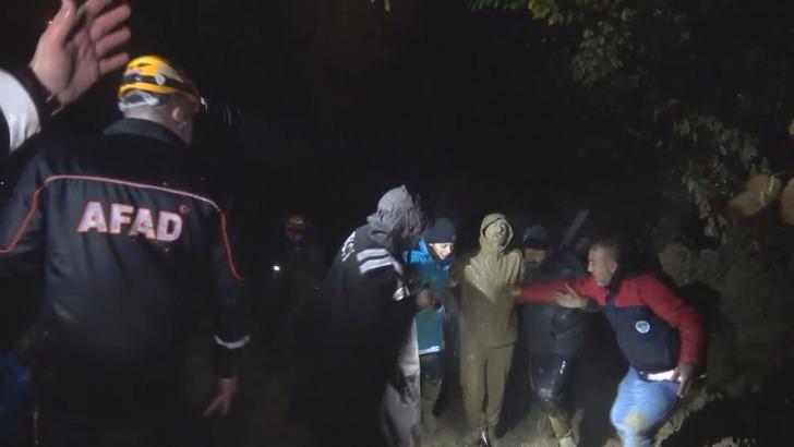 Zonguldak'ta ikinci heyelan meydana geldi! Göçük altında kaldılar, çok sayıda yaralı var G1