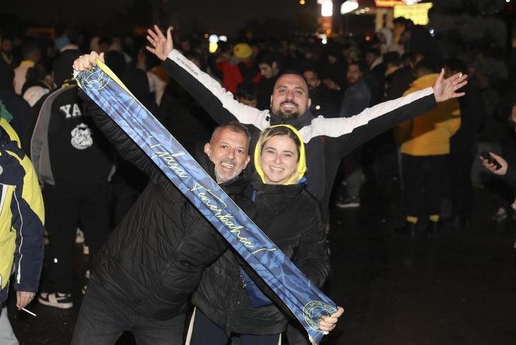 Fenerbahçe'ye Beşiktaş derbisinin ardından coşkulu karşılama! G1