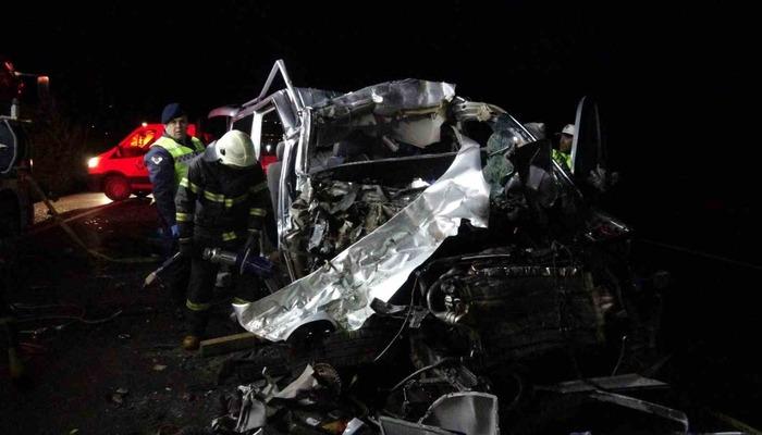 Tokat'ta korkunç kaza! Kamyona arkadan çarptı: 5 ölü