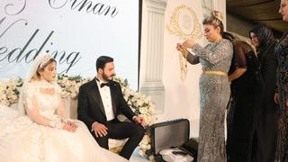 Yok böyle düğün! Geline bir valiz dolusu altın takıldı, deste deste dolarlar havada uçuştu