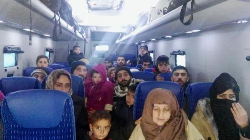 Hatay'da 54 Suriyeli ile 6 insan kaçakçısı yakalandı