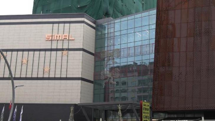 Rize'deki AVM'nin yılbaşı süslemesi olay olmuştu! Haç işareti benzetmesine 'fiyonk' çözümü G5