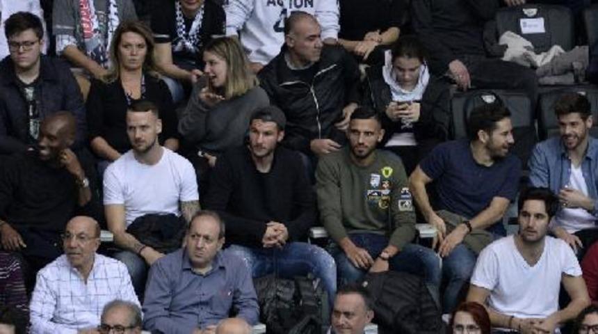 Beşiktaş Sompo Japan  Anadolu Efes: 67-64