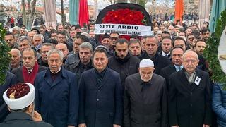Ali Babacan'ın annesi, son yolculuğuna uğurlandı! 