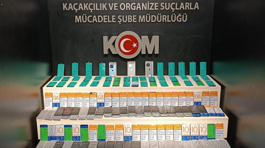 Van'da 304 kaçak cep telefonu ile 34 elektronik sigara ele geçirildi