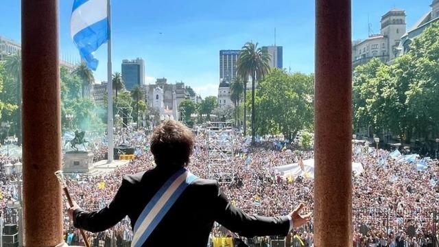 Arjantin Merkez Bankası'nı kapatacağını açıklamıştı! Arjantin’in yeni Devlet Başkanı Javier Milei göreve başladı