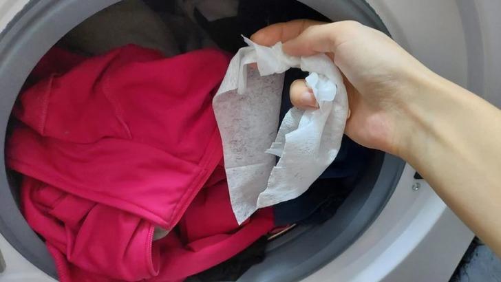 Bu temizlik yöntemini çok az kişi biliyor! Çamaşır makinesine 3 tane ıslak mendil koyun, farkı görün