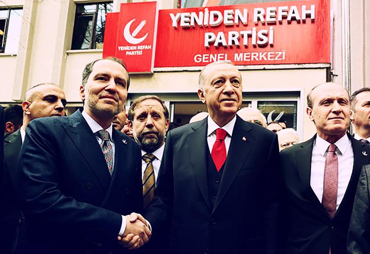 Yeniden Refah Partisi'nden ezber bozan çıkış: "AK Parti ile CHP arasında ne fark var? LGBT, Avrupa Birliği, borç faizi..."