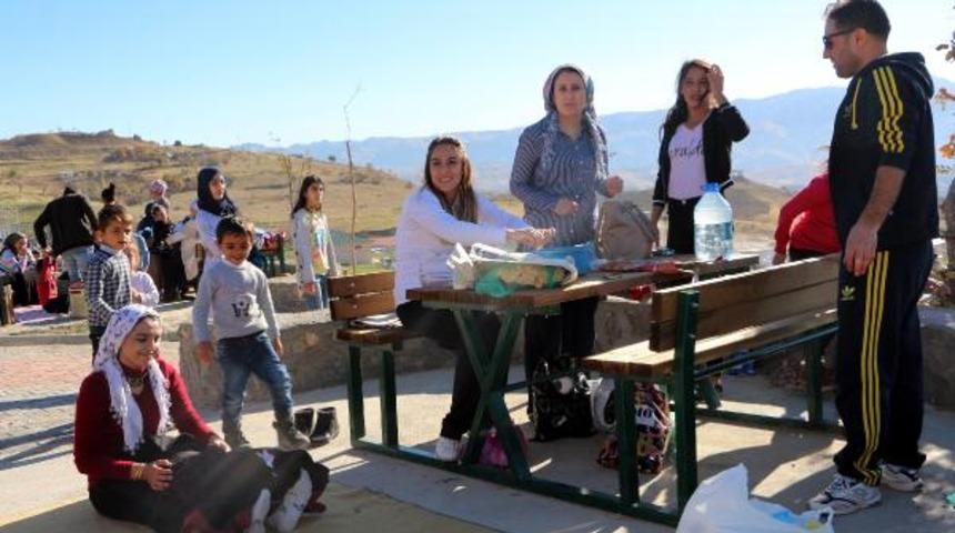 Şırnak'ta Cudi Dağı manzaralı piknik keyfi